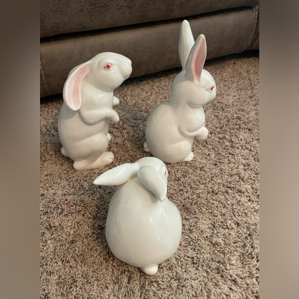 Vintage  FITZ & FLOYD White Sitting Rabbit Ceramic 1975  9, 7 and 5” - Picture 2 of 7